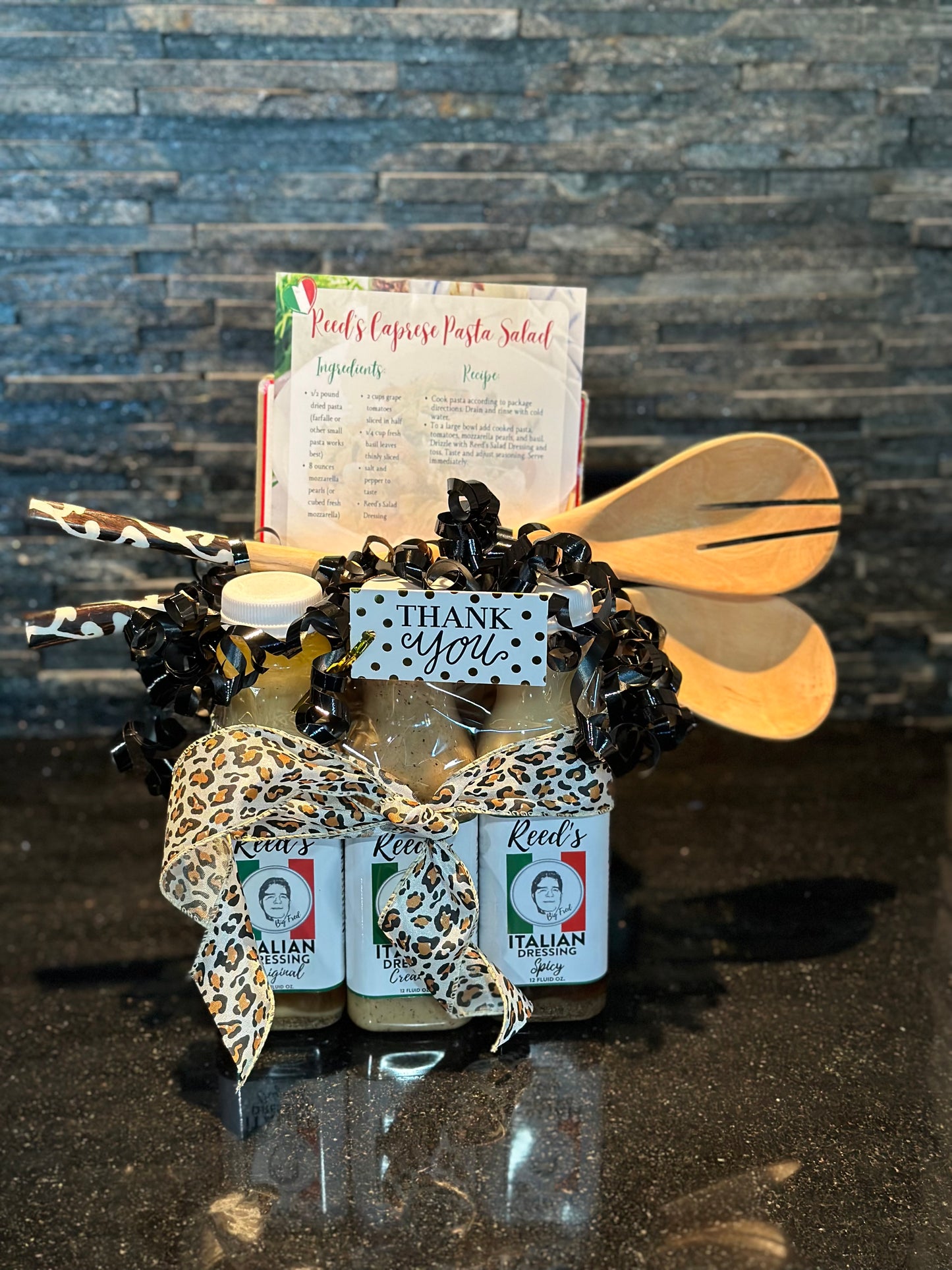 Gift bundle with Kenyan Spoons and pasta